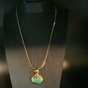 Green malachite gemstone gold tone necklace. 16”